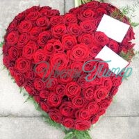 Сердце из 25 роз